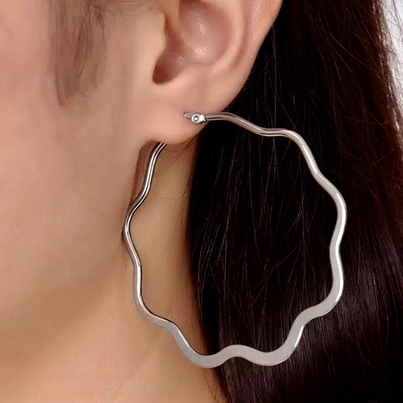 Jewelry - ✨NEW✨✨Stainless Steel Wave Hoop Earrings✨